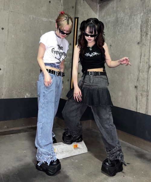 XU（エックスユー）の「ストリートファッション XU エックスユー unbalance shirring top アンバランストップス シャーリングトップス スリーブレス ノースリーブ（タンクトップ・レディース・ブラック/カーキ・ONE SIZE）」の15枚目の写真