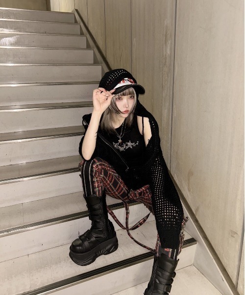 XU（エックスユー）の「ストリートファッション XU エックスユー unbalance shirring top アンバランストップス シャーリングトップス スリーブレス ノースリーブ（タンクトップ・レディース・ブラック/カーキ・ONE SIZE）」の17枚目の写真