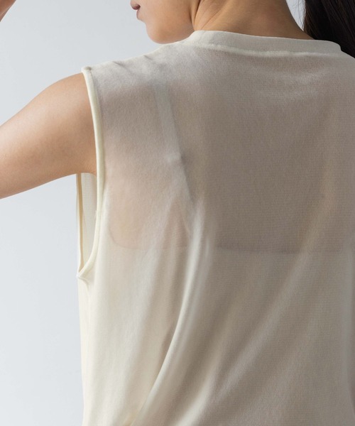 yuw(ユウ)の「フロッキーベロアTシャツノースリーブ 974101(Tシャツ/カットソー・レディース・アイボリー/ブラック・FREE)」の20枚目の写真