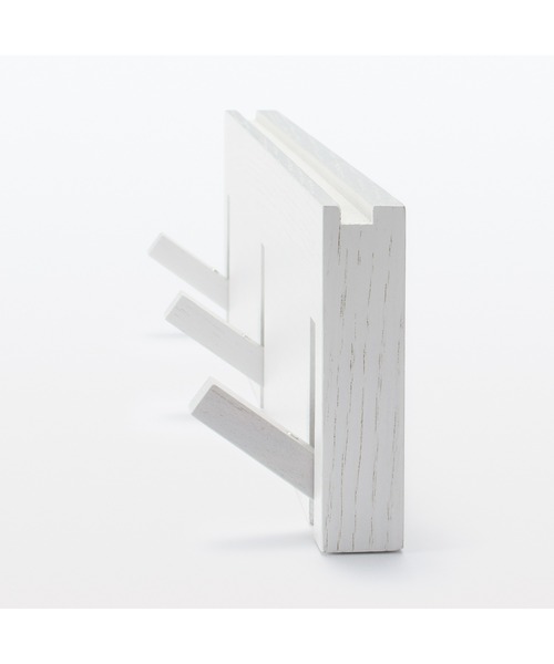 無印良品（ムジルシリョウヒン）の「壁に付けられる家具３連ハンガー　オーク材突板　ライトグレー（インテリア雑貨・メンズ・ライトグレー・FREE）」の3枚目の写真