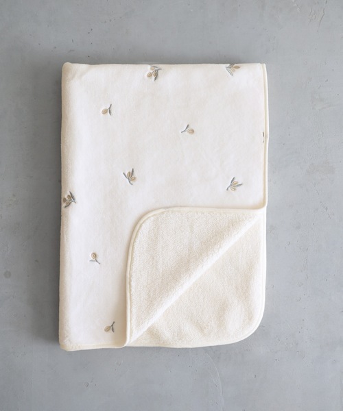 PUPPAPUPO(プッパプーポ)の「ベビーブランケット 【フランネル】 レギュラーサイズ(ベビー寝具/家具・キッズ・グレー/グリーン/アイボリー/ピンク/モカ/ホワイト系その他/ブラウン系その他/ホワイト系その他2/ホワイト系その他3/グリーン系その他/ブラウン系その他3/ホワイト×イエロー/グレー系その他/ホワイト系その他5/ピンク系その他/ホワイト系その他6/ホワイト系その他7/ベビーピンク/ブラウン系その他4/ホワイト系その他4/ブラウン系その他2・M)」の4枚目の写真