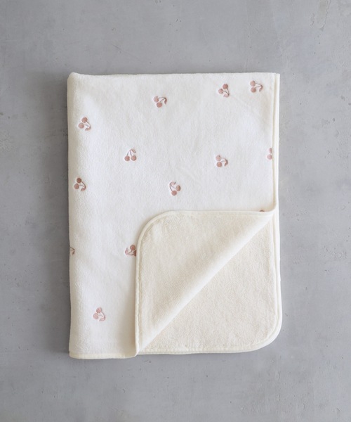 PUPPAPUPO(プッパプーポ)の「ベビーブランケット 【フランネル】 レギュラーサイズ(ベビー寝具/家具・キッズ・グレー/グリーン/アイボリー/ピンク/モカ/ホワイト系その他/ブラウン系その他/ホワイト系その他2/ホワイト系その他3/グリーン系その他/ブラウン系その他3/ホワイト×イエロー/グレー系その他/ホワイト系その他5/ピンク系その他/ホワイト系その他6/ホワイト系その他7/ベビーピンク/ブラウン系その他4/ホワイト系その他4/ブラウン系その他2・M)」の8枚目の写真