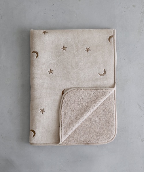 PUPPAPUPO(プッパプーポ)の「ベビーブランケット 【フランネル】 レギュラーサイズ(ベビー寝具/家具・キッズ・グレー/グリーン/アイボリー/ピンク/モカ/ホワイト系その他/ブラウン系その他/ホワイト系その他2/ホワイト系その他3/グリーン系その他/ブラウン系その他3/ホワイト×イエロー/グレー系その他/ホワイト系その他5/ピンク系その他/ホワイト系その他6/ホワイト系その他7/ベビーピンク/ブラウン系その他4/ホワイト系その他4/ブラウン系その他2・M)」の15枚目の写真