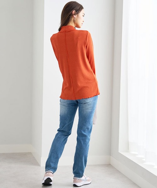 BELLUNA(ベルーナ)の「シアー楊柳素材ハイネックプルオーバー(Tシャツ/カットソー・レディース・ブラック/モカ/ブルー/オレンジ・MEDIUM/LARGE/X-LARGE)」の13枚目の写真