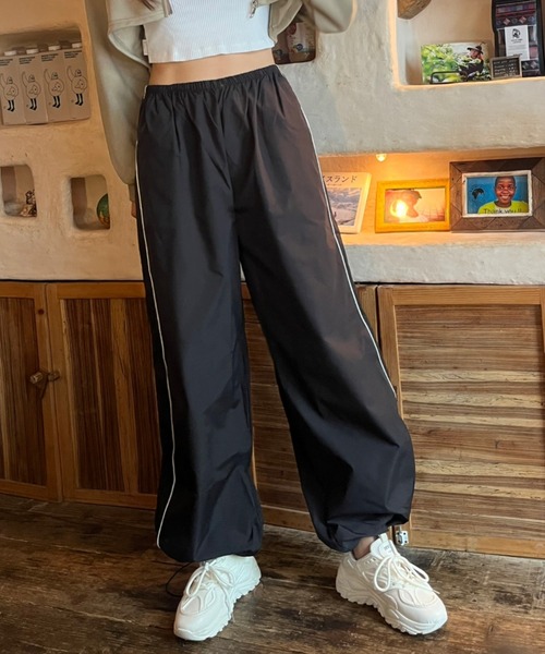 tolene(トレネ)の「サイドラインドローストリングビッグシルエットパンツ(その他パンツ・レディース・オフホワイト/モカ/ブラック・FREE)」の2枚目の写真