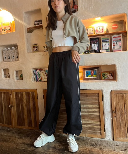 tolene(トレネ)の「サイドラインドローストリングビッグシルエットパンツ(その他パンツ・レディース・オフホワイト/モカ/ブラック・FREE)」の11枚目の写真