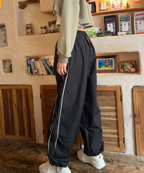 tolene(トレネ)の「サイドラインドローストリングビッグシルエットパンツ(その他パンツ・レディース・オフホワイト/モカ/ブラック・FREE)」の12枚目の写真
