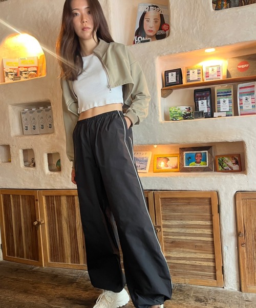 tolene(トレネ)の「サイドラインドローストリングビッグシルエットパンツ(その他パンツ・レディース・オフホワイト/モカ/ブラック・FREE)」の9枚目の写真
