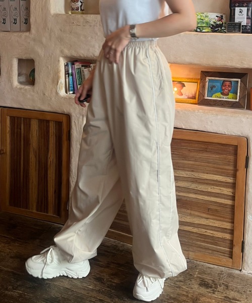 tolene(トレネ)の「サイドラインドローストリングビッグシルエットパンツ(その他パンツ・レディース・オフホワイト/モカ/ブラック・FREE)」の6枚目の写真