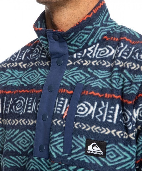 Quiksilver(クイックシルバー)の「NO DESTINATION 2 HAL/クイックシルバーワンポイントフリースジャケット(ブルゾン・メンズ・ブラック/ホワイト/グリーン/ブラック系その他・MEDIUM/X-LARGE/LARGE/SMALL)」の18枚目の写真