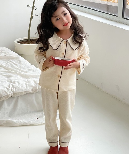 DAY CLOSET（デイ クローゼット）の「キッズ 長袖ワッフルパイピングラウンドカラールームウェア 上下2点セット（ルームウェア/パジャマ・キッズ・モカ/ピンク/アイボリー/ライラック/ベージュ系その他/コーラルピンク/グレイッシュベージュ/パープル・120cm/150cm/110cm/160cm/140cm/130cm）」の9枚目の写真