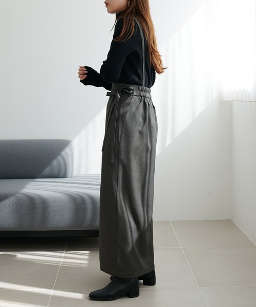 レザーラップスカート　ディスコート DISCOAT（ディスコート）の「ウールライク肩ヒモ付ラップスカート