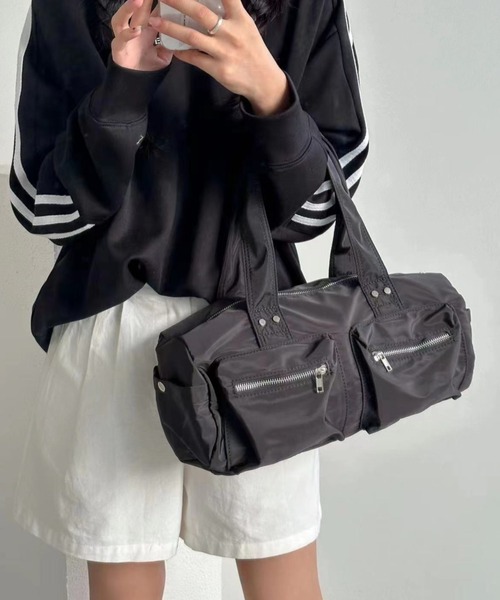 Birthday room(バースデイルーム)の「ダブルポケットナイロンボストンバック(ボストンバッグ・レディース・シルバー/ブラック/カーキ・FREE)」の2枚目の写真