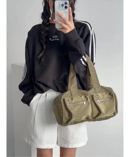 Birthday room(バースデイルーム)の「ダブルポケットナイロンボストンバック(ボストンバッグ・レディース・シルバー/ブラック/カーキ・FREE)」の6枚目の写真