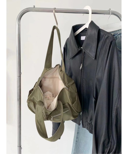 Birthday room(バースデイルーム)の「ダブルポケットナイロンボストンバック(ボストンバッグ・レディース・シルバー/ブラック/カーキ・FREE)」の8枚目の写真