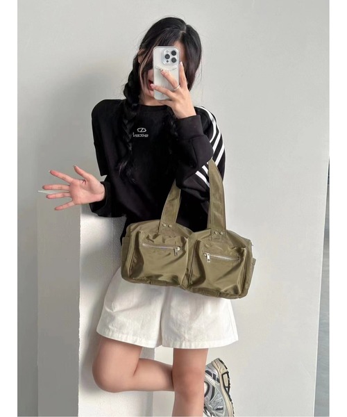 Birthday room(バースデイルーム)の「ダブルポケットナイロンボストンバック(ボストンバッグ・レディース・シルバー/ブラック/カーキ・FREE)」の9枚目の写真