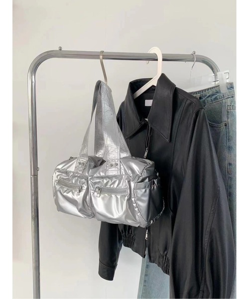 Birthday room(バースデイルーム)の「ダブルポケットナイロンボストンバック(ボストンバッグ・レディース・シルバー/ブラック/カーキ・FREE)」の12枚目の写真