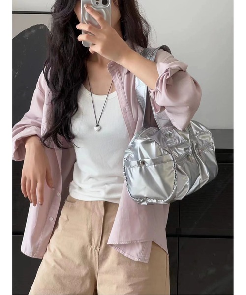 Birthday room(バースデイルーム)の「ダブルポケットナイロンボストンバック(ボストンバッグ・レディース・シルバー/ブラック/カーキ・FREE)」の13枚目の写真