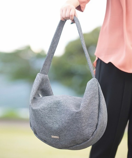 BarcosBlue(バルコスブルー)の「【BARCOS BLUE/バルコスブルー】ラウンドショルダーバッグ(ショルダーバッグ・レディース・ブルー/グレー・ONE SIZE)」の1枚目の写真