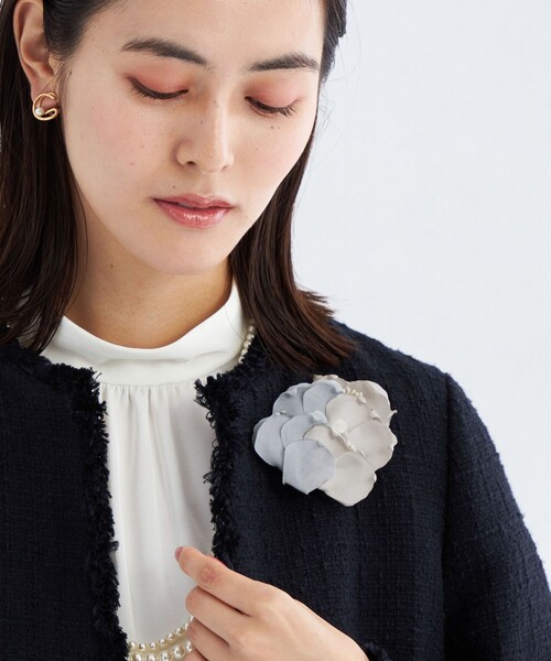 新品タグ付き　ノコオーノ　プリーツ　フラワー　ジャケット　コサージュ付き　M 美品ノコオーノ プリーツジャケット 38 フラワーモチーフ 刺繍