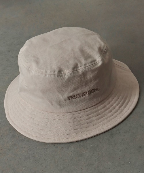 FRUIT OF THE LOOM(フルーツオブザルーム)の「LOGO BUCKET HAT / バケット / ハット / カジュアル / ユニセックス / ワンポイント / シンプル(ハット・メンズ・ブラック/サックスブルー/ピンク/オフホワイト/ベージュ・FREE)」の2枚目の写真