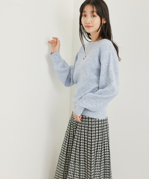 Jayro(ジャイロ)の「ボートネック袖釦付きプルオーバー(ニット/セーター・レディース・ブルー/ブラック/ベージュ/ピンク・M)」の16枚目の写真