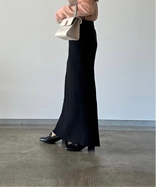 t a r o s u（タロス）の「straight rib knit skirt/ストレートリブニットスカート（スカート・レディース・ベージュ/ブラック・FREE）」の15枚目の写真