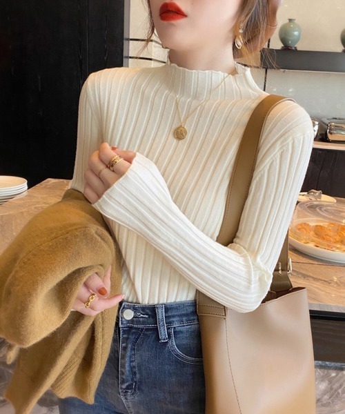 Miniministore(ミニミニストア)の「リブニットトップス プチハイネック(ニット/セーター・レディース・ライトグリーン/アイボリー/イエロー/ホワイト/ブラック/パープル/ダークベージュ/サーモンピンク/ブルー/グレー/ピンク/オレンジ/ダークグリーン・フリー)」の3枚目の写真