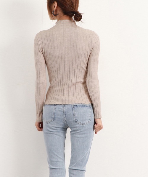 Miniministore(ミニミニストア)の「リブニットトップス プチハイネック(ニット/セーター・レディース・ライトグリーン/アイボリー/イエロー/ホワイト/ブラック/パープル/ダークベージュ/サーモンピンク/ブルー/グレー/ピンク/オレンジ/ダークグリーン・フリー)」の14枚目の写真