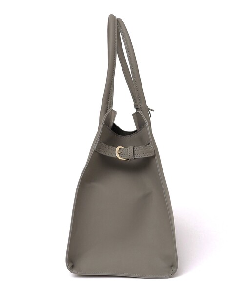 SHIPS（シップス）の「* チャーム付き A4 ビッグ トート 24SS ◇（ビジネスバッグ・レディース・ブラック/ライトグレー/ベージュ/ライトブルー・ONE SIZE）」の6枚目の写真