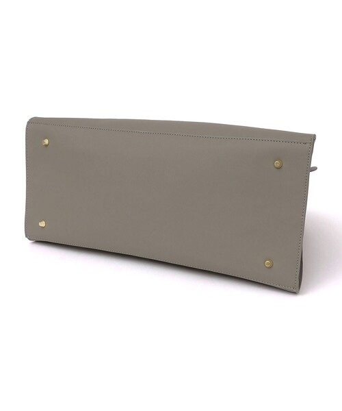 SHIPS（シップス）の「* チャーム付き A4 ビッグ トート 24SS ◇（ビジネスバッグ・レディース・ブラック/ライトグレー/ベージュ/ライトブルー・ONE SIZE）」の8枚目の写真