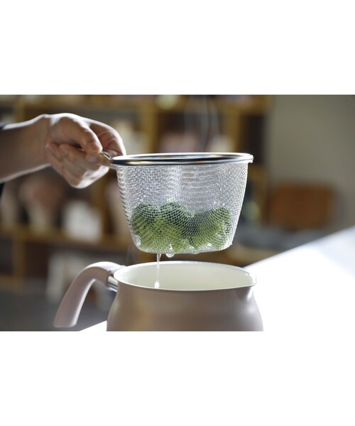 one'sterrace（ワンズテラス）の「◆CB ザル付き多用途鍋 1.8（鍋/フライパン・レディース・グレー系4/ベージュ系8・99）」の7枚目の写真