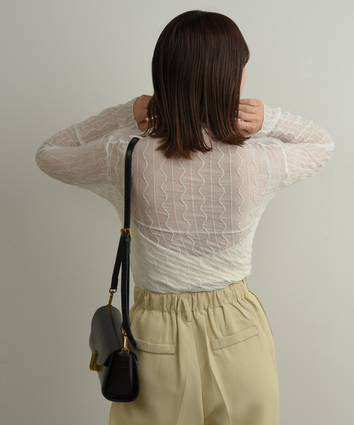 Amiur(エミレ)の「wave sheer high neck / ウェーブシアーハイネック(Tシャツ/カットソー・レディース・ブラック/ホワイト・FREE)」の9枚目の写真