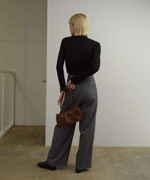 Amiur(エミレ)の「wave sheer high neck / ウェーブシアーハイネック(Tシャツ/カットソー・レディース・ブラック/ホワイト・FREE)」の5枚目の写真