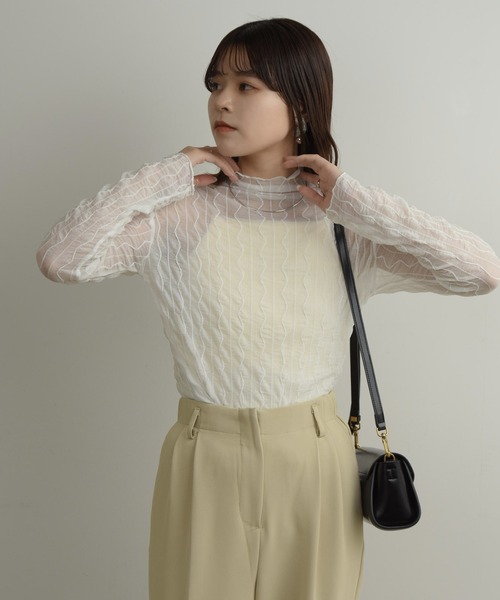 Amiur(エミレ)の「wave sheer high neck / ウェーブシアーハイネック(Tシャツ/カットソー・レディース・ブラック/ホワイト・FREE)」の8枚目の写真