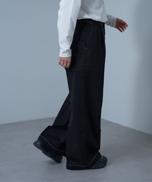 COLONY 2139（コロニートゥーワンスリーナイン）の「ワイドレッグチノパンツ（チノパンツ・レディース・ホワイト/キャメル/ブラック・SMALL/MEDIUM）」の6枚目の写真