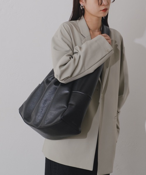 Kastane（カスタネ）の「【2024SS/A4サイズ】BIGショルダーバッグ（ショルダーバッグ・レディース・アイボリー/ブラック・FREE）」の11枚目の写真