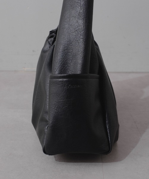 Kastane（カスタネ）の「【2024SS/A4サイズ】BIGショルダーバッグ（ショルダーバッグ・レディース・アイボリー/ブラック・FREE）」の20枚目の写真