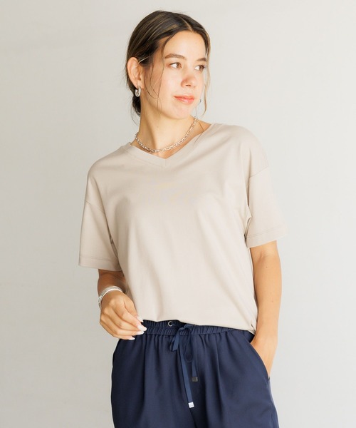 BAYFLOW(ベイフロー)の「VネックシルケットT(Tシャツ/カットソー・レディース・ラベンダー/ブルー/ブラック/オフホワイト/グレイッシュベージュ・X-SMALL/LARGE/MEDIUM/SMALL)」の4枚目の写真