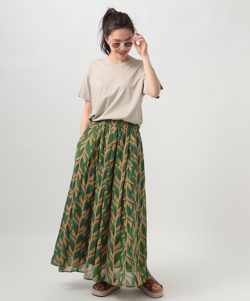 BAYFLOW(ベイフロー)の「VネックシルケットT(Tシャツ/カットソー・レディース・ラベンダー/ブルー/ブラック/オフホワイト/グレイッシュベージュ・X-SMALL/LARGE/MEDIUM/SMALL)」の21枚目の写真