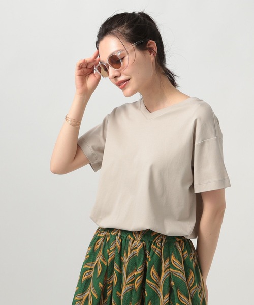 BAYFLOW(ベイフロー)の「VネックシルケットT(Tシャツ/カットソー・レディース・ラベンダー/ブルー/ブラック/オフホワイト/グレイッシュベージュ・X-SMALL/LARGE/MEDIUM/SMALL)」の22枚目の写真