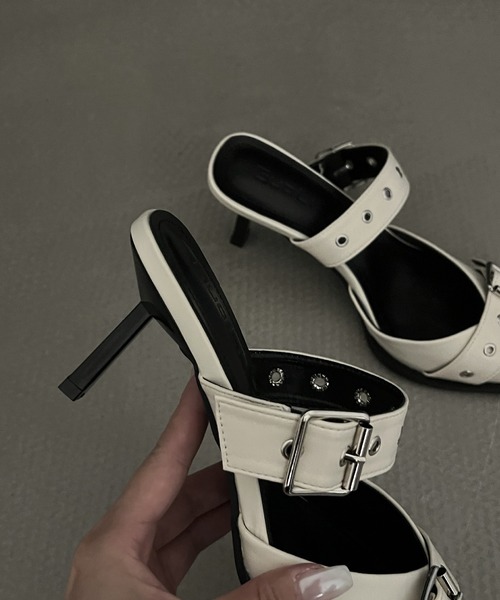 HALEY PESCA（ヘーリーペスカ）の「HALEY PESCA/ポインテッドトゥ　ベルトハイヒールサンダル（サンダル・レディース・ブラック/アイボリー/シルバー・36/40/38）」の7枚目の写真