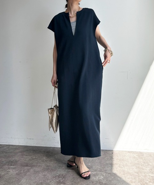 DouDou(ドゥドゥ)の「【一部カラーWEB限定】深Vスウェットワンピース(ワンピース・レディース・ネイビー/ブラウン/ピンク/アイボリー/グレイッシュベージュ/ブラック/オフホワイト/キャメル・FREE/PS)」の14枚目の写真