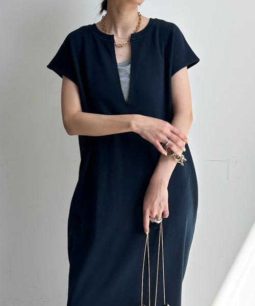 DouDou(ドゥドゥ)の「【一部カラーWEB限定】深Vスウェットワンピース(ワンピース・レディース・ネイビー/ブラウン/ピンク/アイボリー/グレイッシュベージュ/ブラック/オフホワイト/キャメル・FREE/PS)」の16枚目の写真