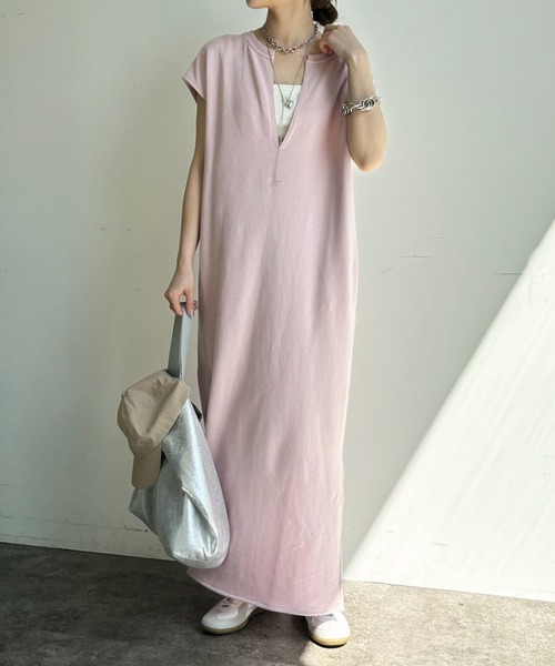 DouDou(ドゥドゥ)の「【一部カラーWEB限定】深Vスウェットワンピース(ワンピース・レディース・ネイビー/ブラウン/ピンク/アイボリー/グレイッシュベージュ/ブラック/オフホワイト/キャメル・FREE/PS)」の19枚目の写真