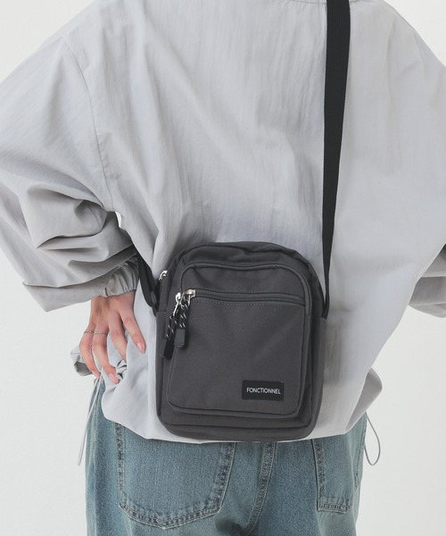 Honeys（ハニーズ）の「スクエアミニショルダーバッグ（ショルダーバッグ・レディース・ホワイト/ブラック/ベージュ系その他/スミクロ・FREE）」の4枚目の写真