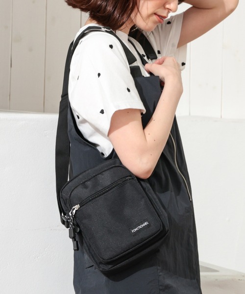 Honeys（ハニーズ）の「スクエアミニショルダーバッグ（ショルダーバッグ・レディース・ホワイト/ブラック/ベージュ系その他/スミクロ・FREE）」の19枚目の写真