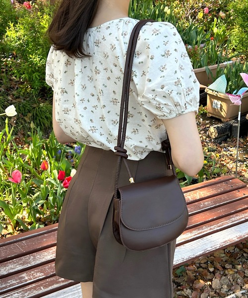 Cham.（チャム）の「2way花柄リボントップス（シャツ/ブラウス・レディース・ベージュ/ブルー・F）」の3枚目の写真