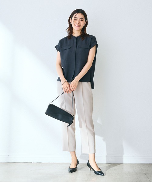 CROSS FUNCTION（クロスファンクション）の「《洗える・シワになりにくい・UVカット・接触冷感》サマナチュラバンドカラーブラウス【CF/クロスファンクション】（シャツ/ブラウス・レディース・モカ/ネイビー/ピンク/ライトベージュ/ライトブルー/チャコールグレー/ダークベージュ/ペールイエロー/ダークオレンジ/ブルー/ライトイエロー/ミント/カーキ・S/M/L/LL）」の22枚目の写真