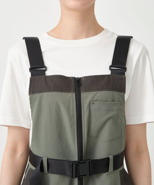 CITY TOKYO（シティトウキョウ）の「＜2WAY＞＜手洗い可能＞＜UVカット＞フロントファスナーナイロンジャンスカ（ジャンパースカート・レディース・ブラック/カーキ・1/2）」の9枚目の写真